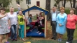 Степан Жиряков подарил отделению детской онкологии домик для игровой площадки