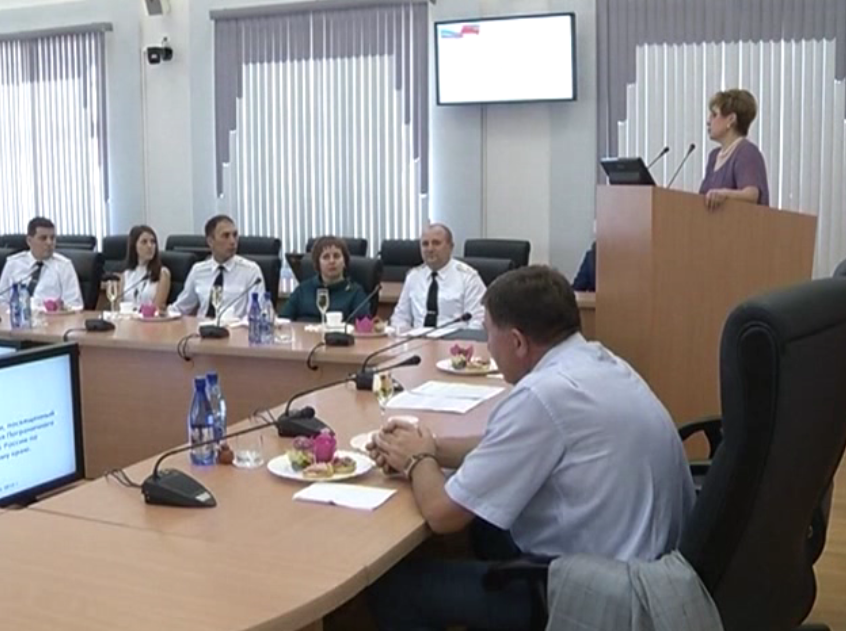 Прием Председателя Законодательного Собрания Н.Н. Ждановой пограничников и членов их семей. ТК 